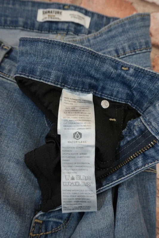 Levi’s Signature W34 L28 #140