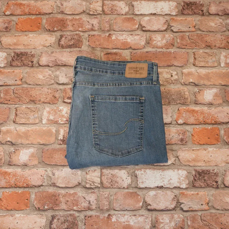 Levi’s Signature W34 L28 #140