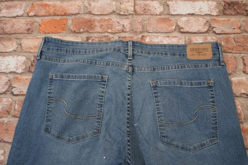 Levi’s Signature W34 L28 #140