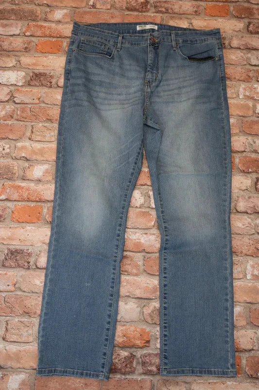 Levi’s Signature W34 L28 #140