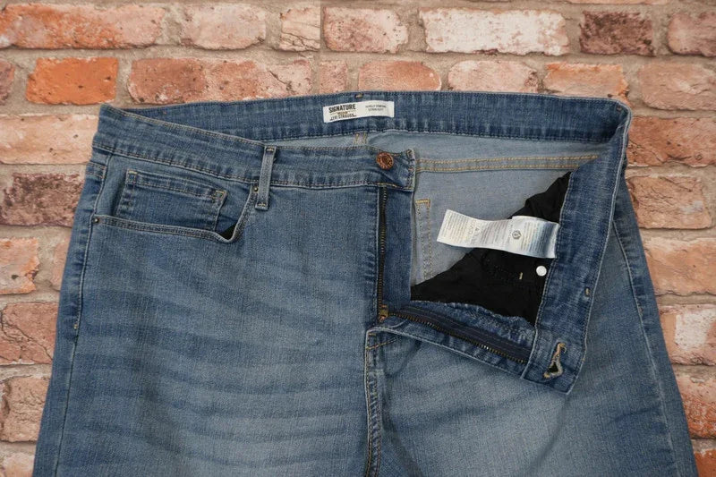 Levi’s Signature W34 L28 #140