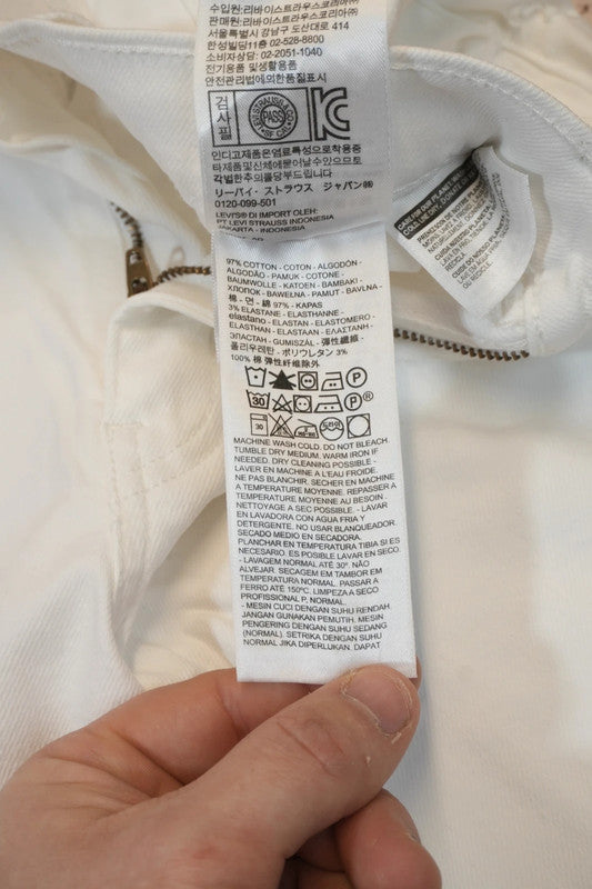 Levi's Vintage W27 L28 #213