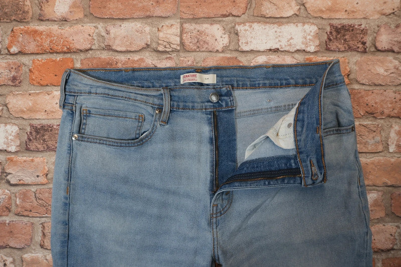 Levi's Signature W38 L30 #377