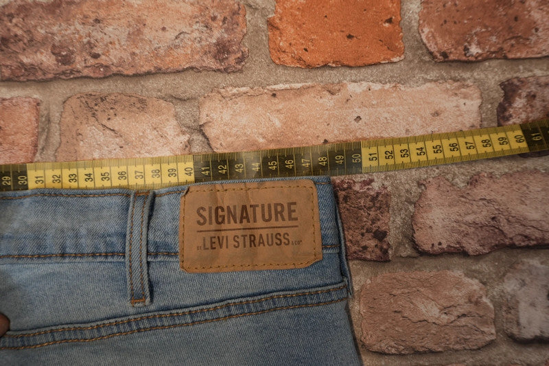 Levi's Signature W38 L30 #377